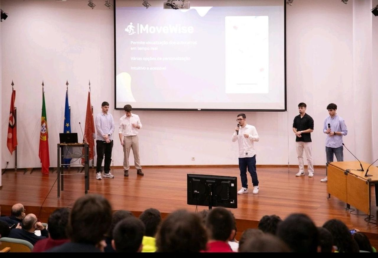 MoveWise presentation on stage
